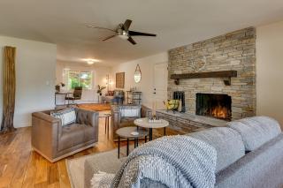 @ Marbella Lane - Eccentric 4BR Modern Ranch Home - Reno - 9
