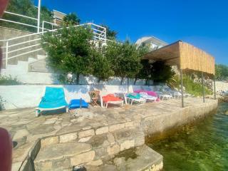 Orange Tree Mediterranean Beachfront House - Neum - 3