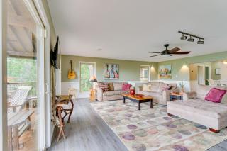 Skyview Retreat Cabin with Mountain Views! - 8