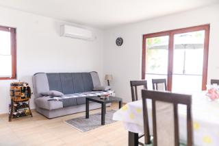 Green House Latin Grad - 2