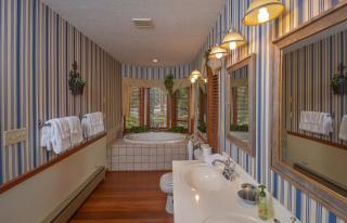 Eagles Landing - Oakland - 2