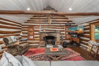Tucked Inn - Swanton - 2
