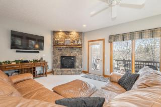 Marsh Hill Villa - McHenry - 7
