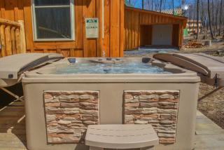 Big Log Lodge - McHenry - 2