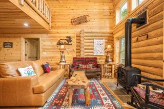 Big Log Lodge - McHenry - 2