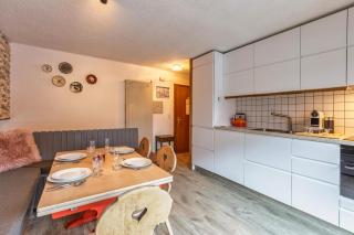 Nev 404 Centrally located 6 pax apartment and garage - La Tzoumaz - 9