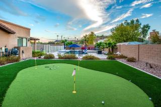 Pet-Friendly Glendale Home with Pool and Putting Green - Phoenix - 9