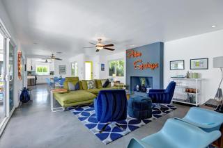 Modern Pura Vida - Meredith Lodging - 1