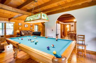 Orleans Retreat with Private Hot Tub and Fireplace! - - 9