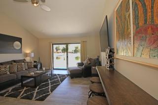 PS868 - Vintage Tee - Meredith Lodging - Palm Desert - 4
