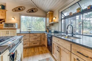 Great Kitchen, AC, SHARC Access, Hot Tub, Bring Pet! - 3