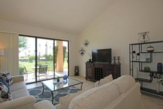 VS862 - Bloom Valley - Meredith Lodging - Palm Desert - 4