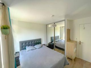 Splendid modern Duplex with 4 bedrooms, very close to Paris, metro "RER A" at 250m, Fast wifi, parking - Nanterre - 4