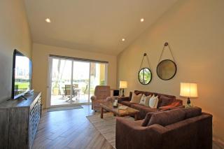 VY945 - Dahlia Delight - Meredith Lodging - Palm Desert - 8
