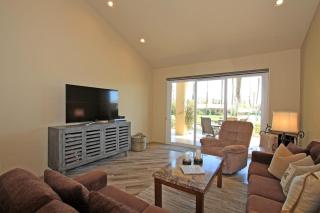 VY945 - Dahlia Delight - Meredith Lodging - Palm Desert - 7