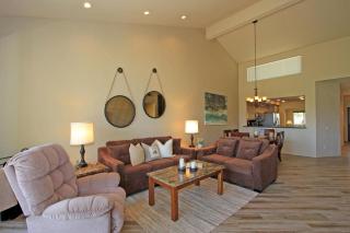 VY945 - Dahlia Delight - Meredith Lodging - Palm Desert - 4