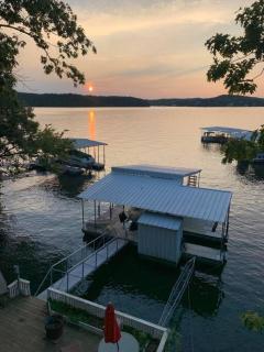 Lakeside Bliss Your Ozarks Getaway - Osage Beach - 9