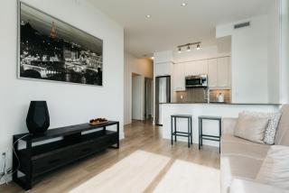 Cozy & Contemporary Suite - Easy Access to Everything - Richmond Hill - 9