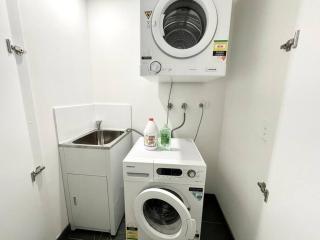 SkyPark Oasis Retreat 2Br@ close to Olympicpark - Sydney - 1