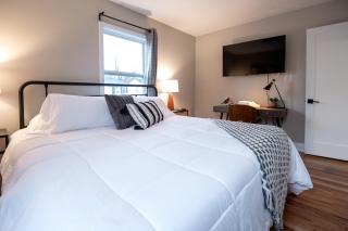 Adorable 2 Bedroom Home - St. Charles - 8
