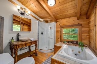 Panoramic Paradise 3BR Cabin with Idyllic Views - - 1