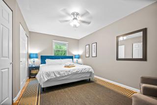 Spacious 2 Bedroom Townhome - 3