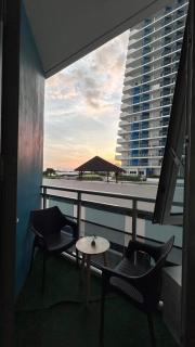 Kurlix Suites of Azure North - San Fernando - 9