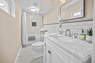 Private Basement Retreat - St. Charles - 8