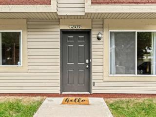 Spacious 1BR [End Unit] in the Heart of Roseville - 6