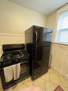 Lovely 1-Bedroom Apartment with Free Parking - 3