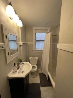 Lovely 1-Bedroom Apartment with Free Parking - 1