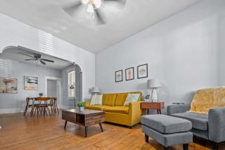 Sunny South City Haven 2BR Getaway - 9