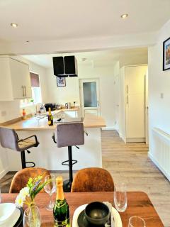 Comfy Spacious Home Near Preston City Centre - Sleeps 6 - Samlesbury - 3
