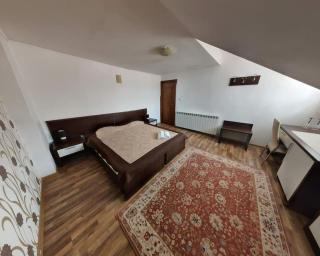 Casa 1 Mai, Parcare in curte - Râmnicu Vâlcea - 4