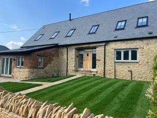 Luxury Barn near Soho Farmhouse - 0