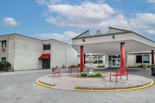 Ramada by Wyndham Grand Forks - Grand Forks - 4