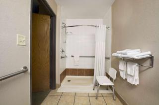 Super 8 by Wyndham Childress - Childress - 5