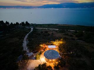 Island Getaway - Heritage House - Mirce - 0