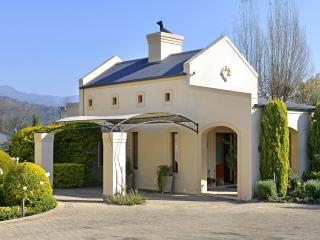 Petit Plaisir is a romantic self-catering cottage on the side of the village no1 - 9