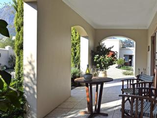 Petit Plaisir is a romantic self-catering cottage on the side of the village no1 - 3
