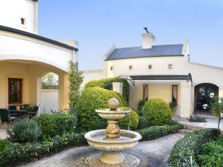 Petit Plaisir is a romantic self-catering cottage on the side of the village no2 - Franschhoek - 1