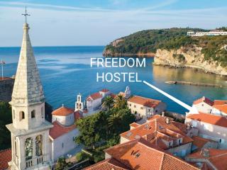 FREEDOM HOSTEL - Budva - 8