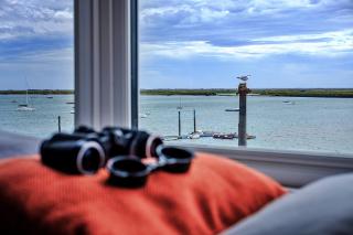 Finest Retreats - Kings Wharf - Luxury Riverside Home - 2