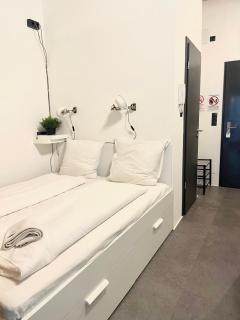 Studio Apartment by Hi5- Rottenbiller Apartment - Budapest - 7