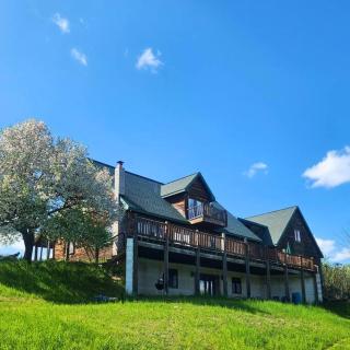 Phantom Pines Lodge • Private Golf Views • 3-Story - - 0