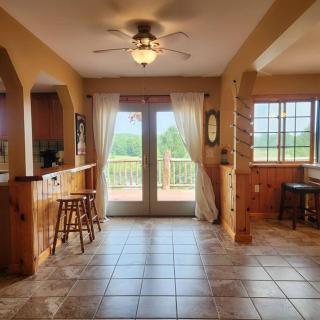 Phantom Pines Lodge • Private Golf Views • 3-Story - - 3