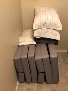 AntelopeCanyonHouse w VIEW offering Deals for two couples pets okay - 3