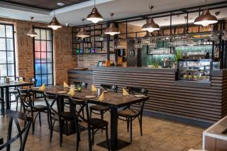 City Hotel Miskolc - Miskolc - 4