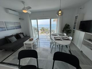 Apartamento en Primera Línea de Playa - Torrox - 5