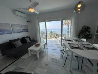Apartamento en Primera Línea de Playa - Torrox - 3